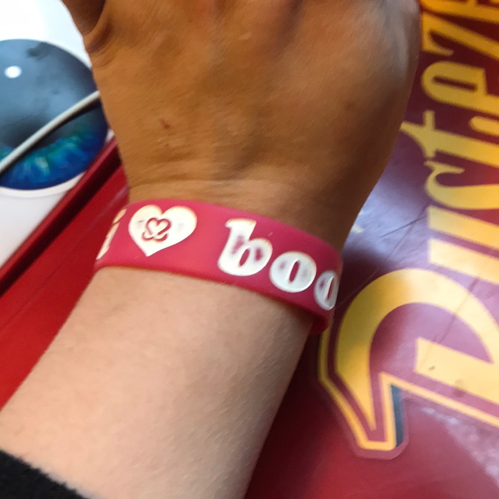 I love boobies bracelet